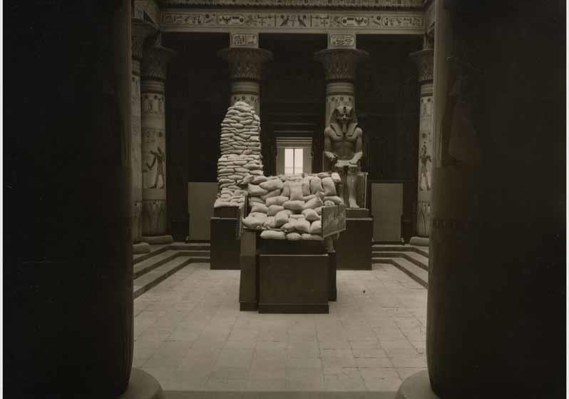 Schutzmaßnahmen im Ägyptischen Hof im Neuen Museum