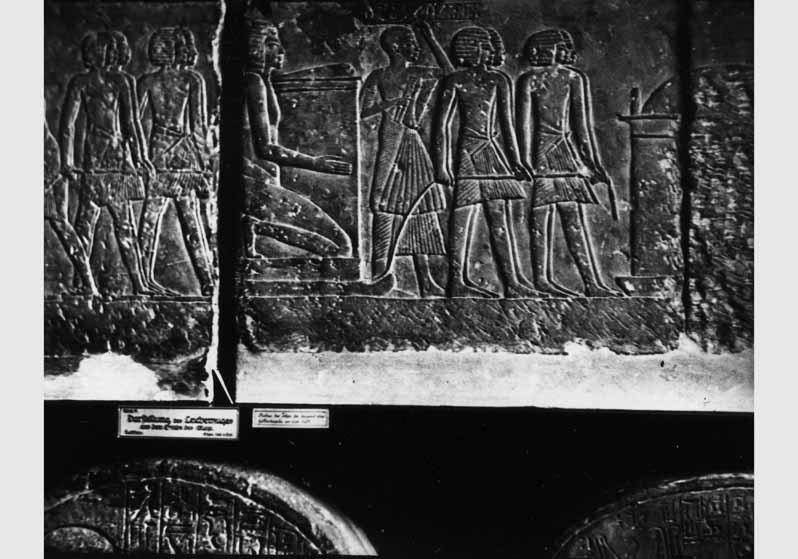Blick auf die Stele mit dem Leichenzug des Maia im Neuen Museum