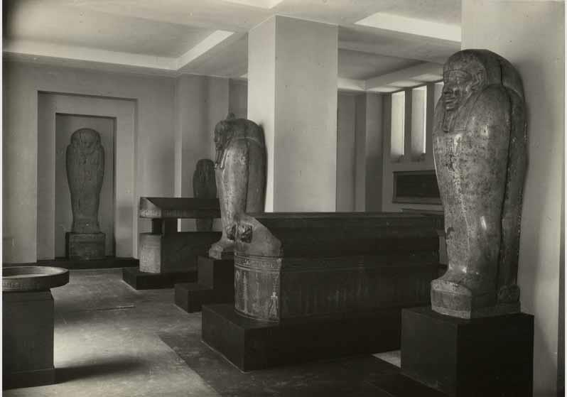 Blick in den Sarkophagsaal im Neuen Museum