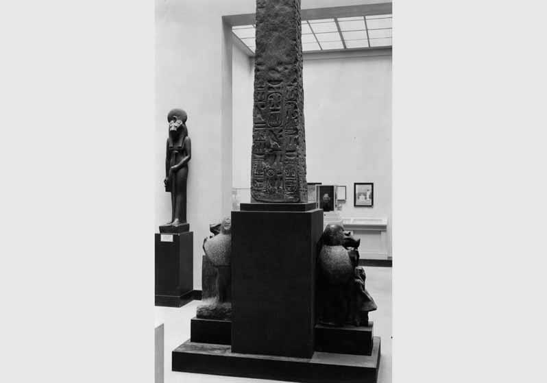Blick in den Amarnahof im Neuen Museum nach dem Umbau des Griechischen Hofes
