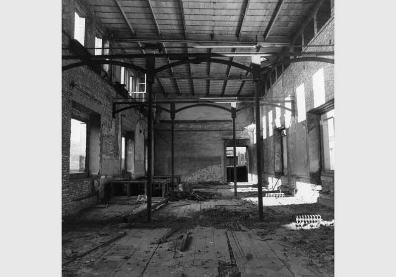 Blick in den zerstörten Östlichen Kunstkammersaal im Neuen Museum