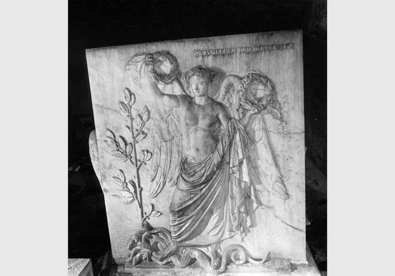 Blick auf den Sockel für das Denkmal für den Grafen Bülow von Dennewitz im Vaterländischen Saal im Neuen Museum