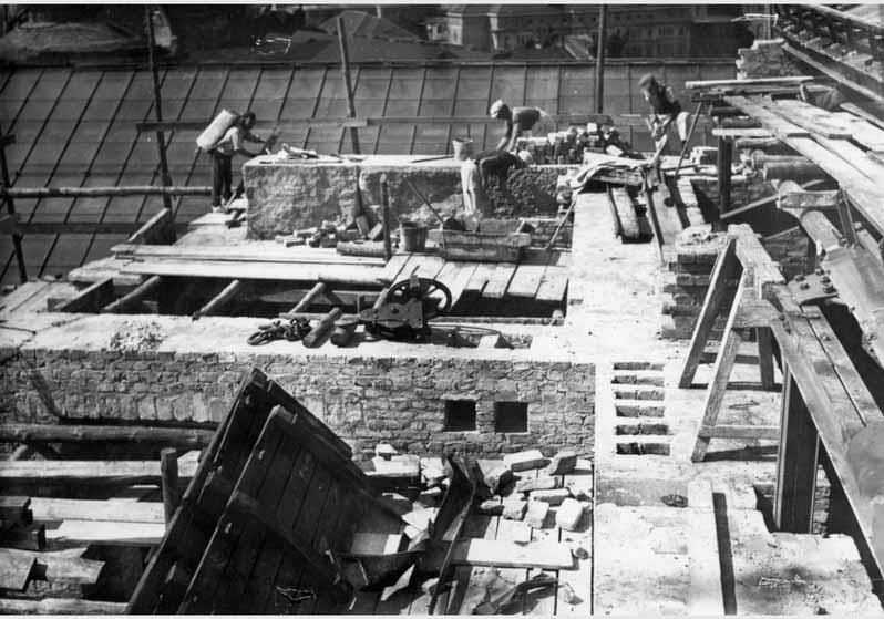 Reparaturarbeiten am Dach des Pergamonmuseums
