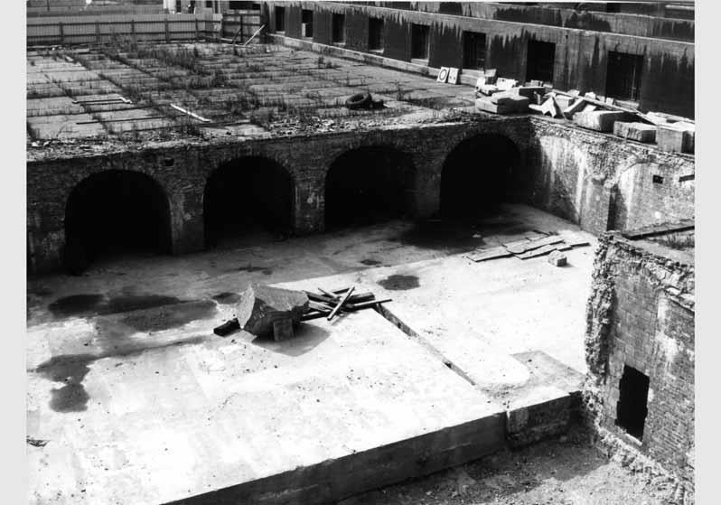 Abtragung der Kellergewölbe unter dem Ehrenhof des Pergamonmuseums