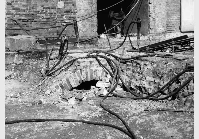 Abtragung der Kellergewölbe unter dem Ehrenhof des Pergamonmuseums