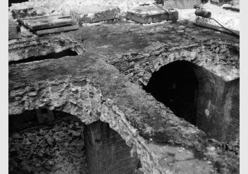 Abtragung der Kellergewölbe unter dem Ehrenhof des Pergamonmuseums