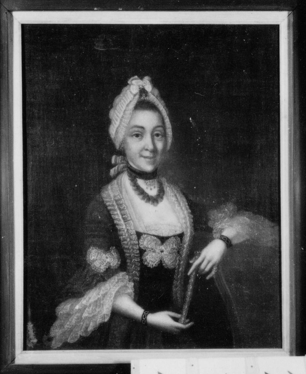 Porträt einer Frau in Schoßjacke und Dormeuse