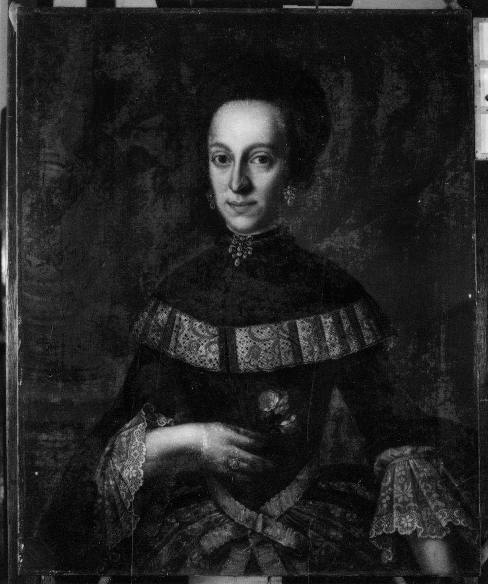 Porträt einer Frau in Kleid, Cape und dunkler Haube