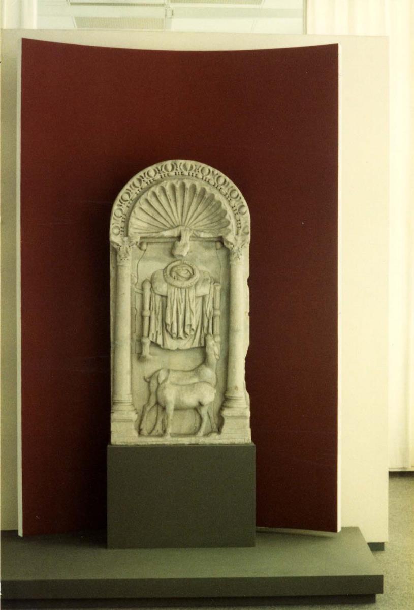 Blick in die Ausstellung der Skulpturensammlung und der Frühchristlich-Byzantinischen Sammlung im Museum Dahlem