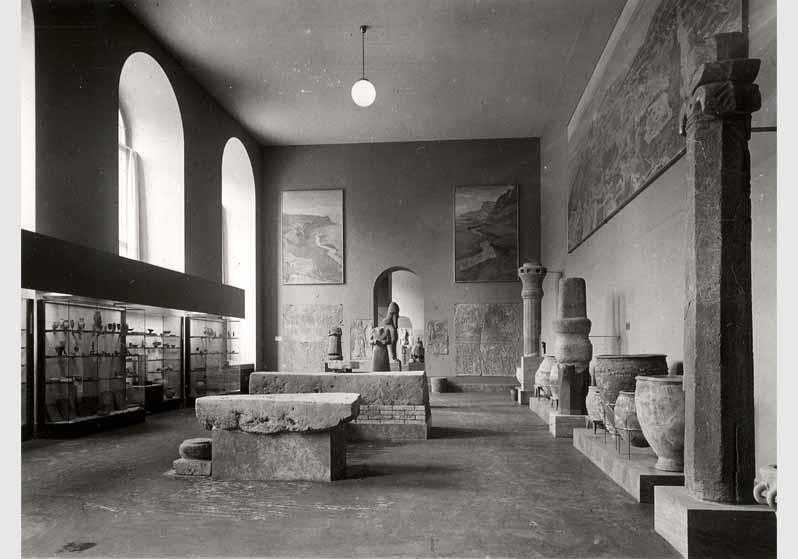 Aufstellung des Vorderasiatischen Museums im Pergamonmuseum, Assur-Raum