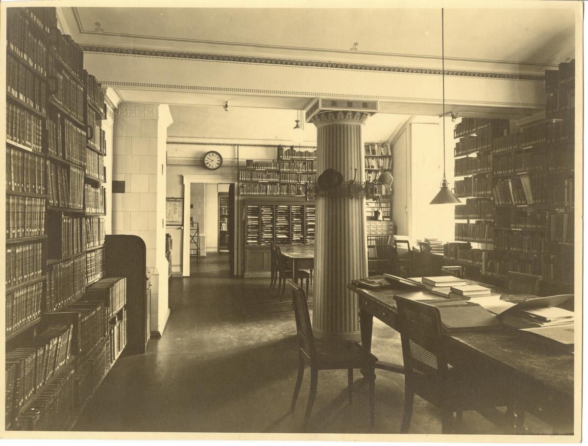 Lesesaal der Museumsbibliothek im Alten Museum