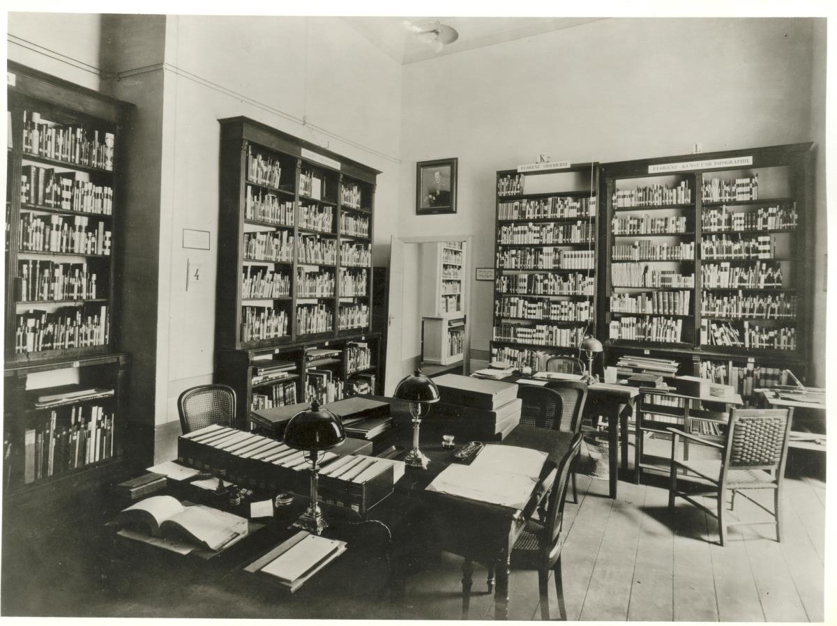 Lesesaal der Museumsbibliothek im Alten Museum