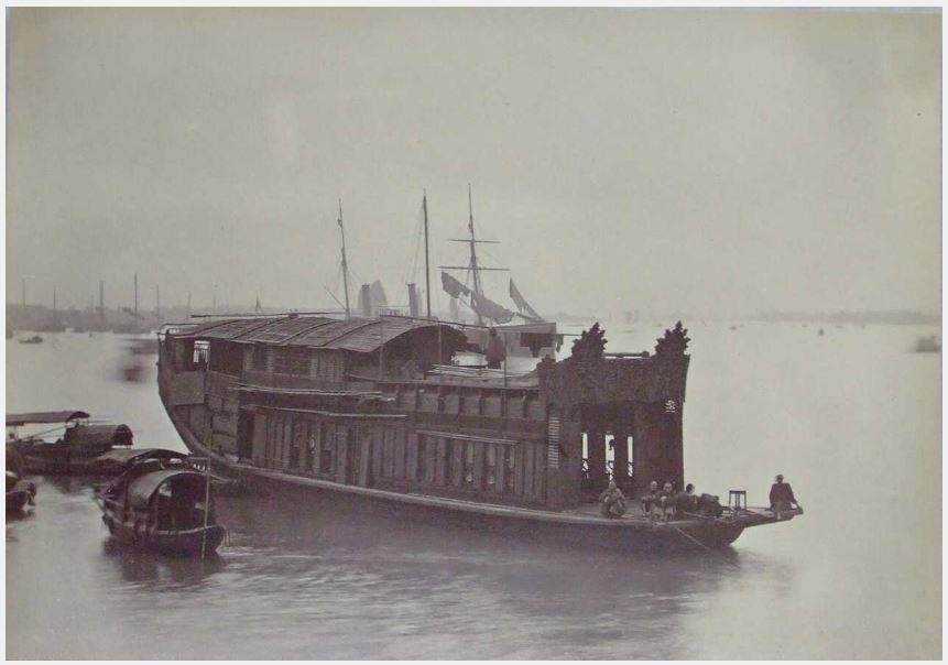"Pleasure Boat, called Flower Boats - View on the Canton River"