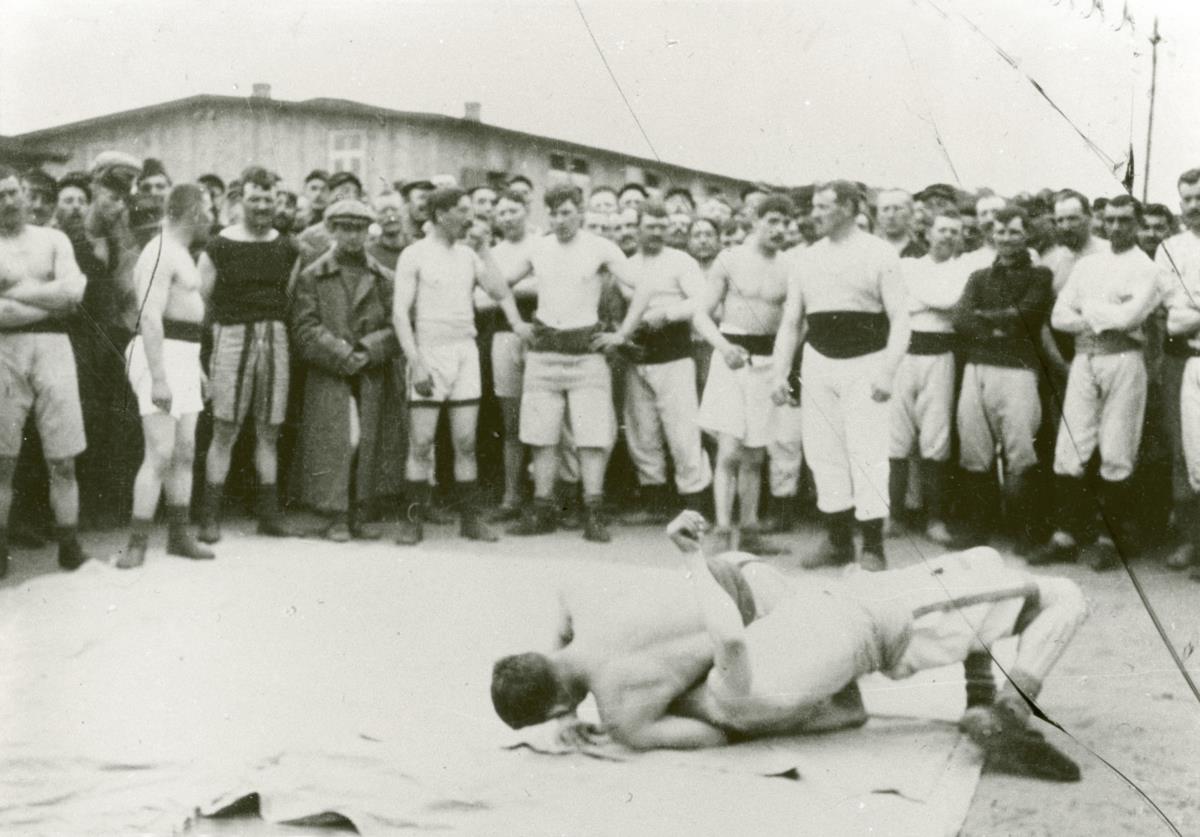 Lagerleben Sport (Ringenkampf)