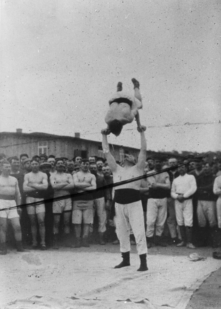 Lagerleben Sport (Akrobatik)