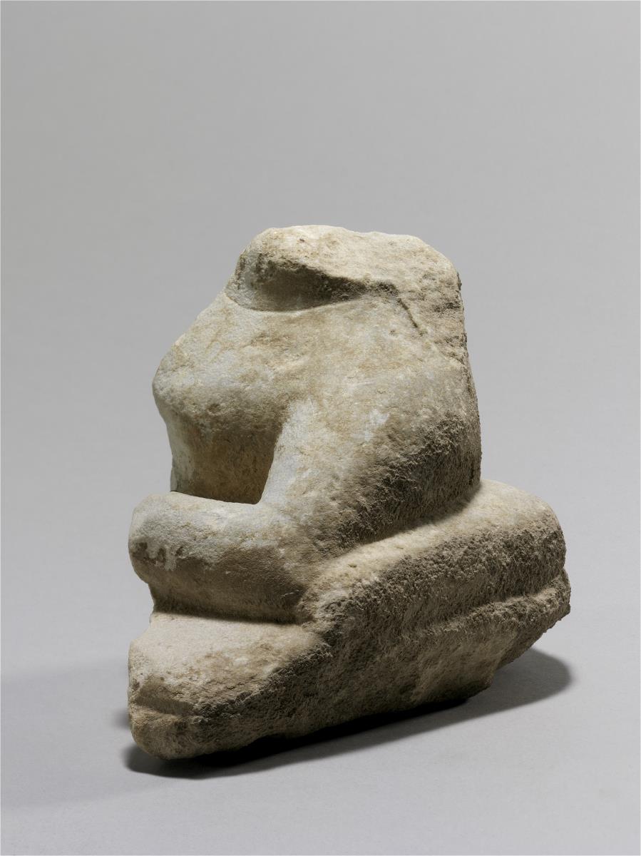 Oberkörperfragment von einem Gelagerten