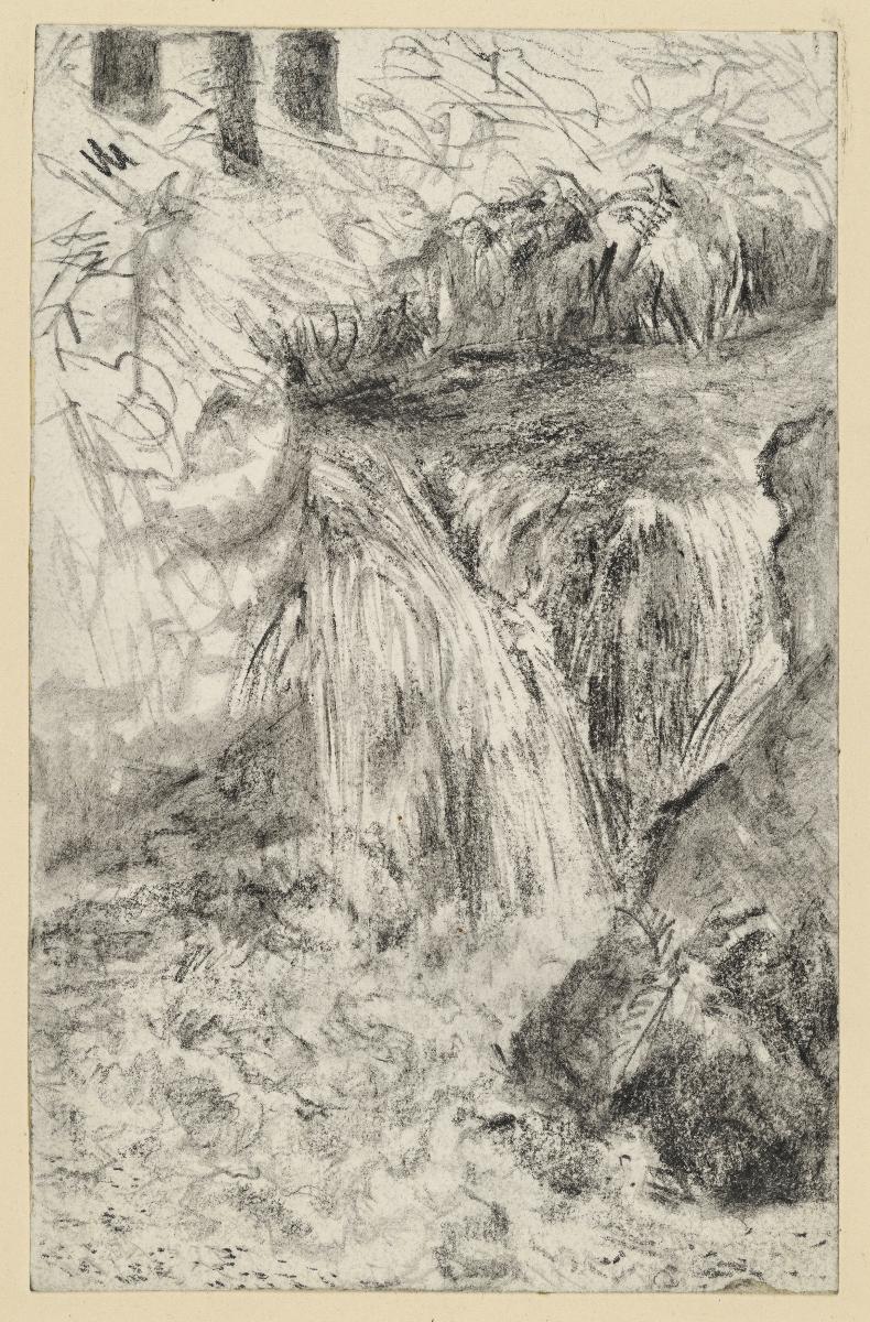 Kleiner Wasserfall im Bachlauf