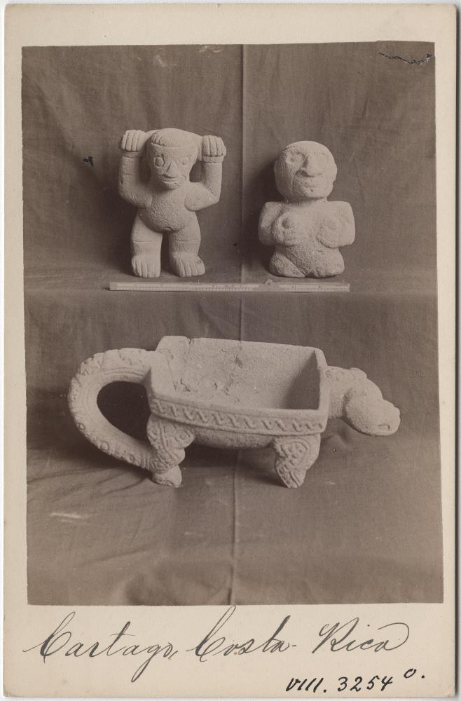 Drei Steinobjekte aus dem Museo Nacional, San José (Costa Rica)
