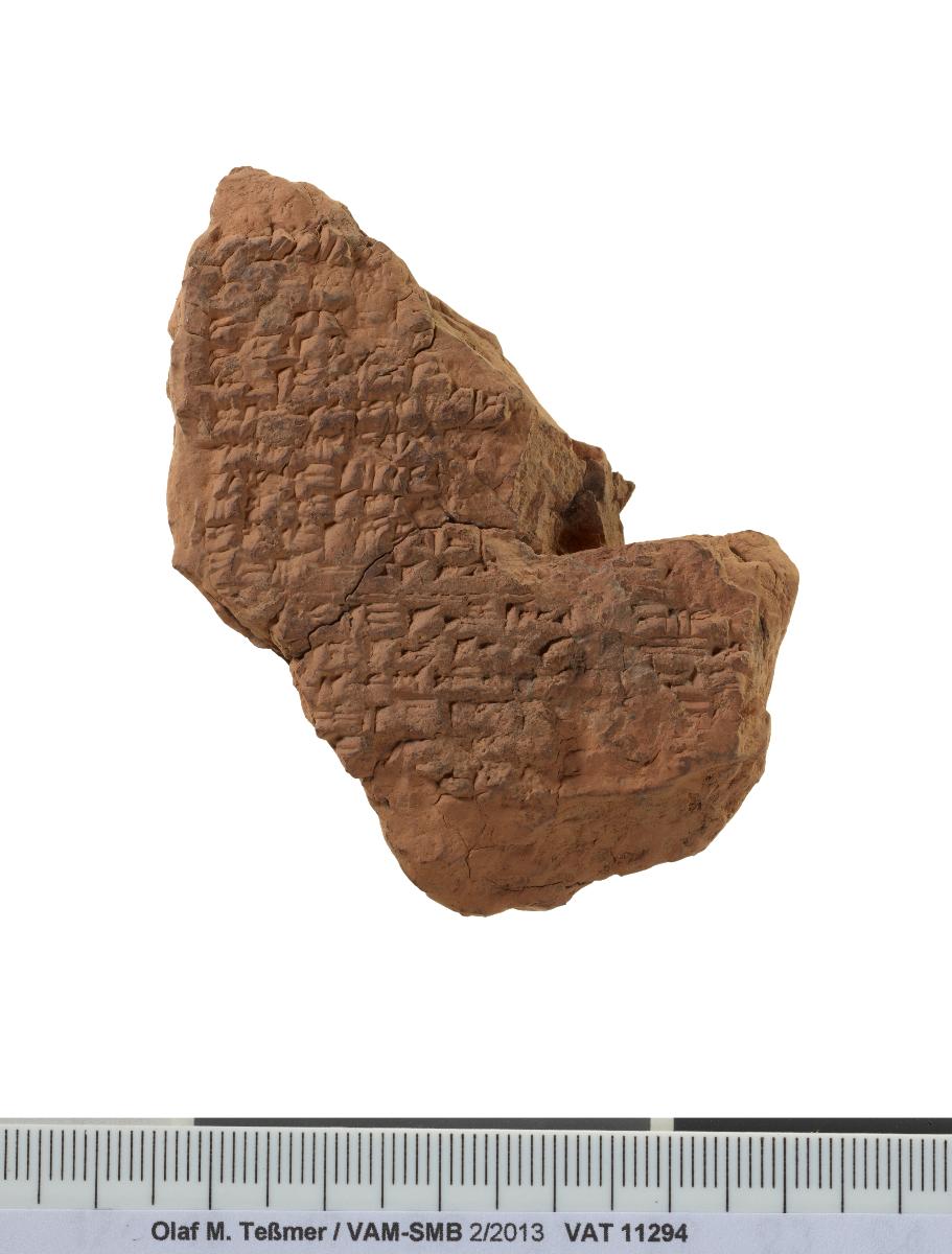 Tontafelfragment der 11. Tafel des Gilgamesch-Epos mit Sintflutbericht