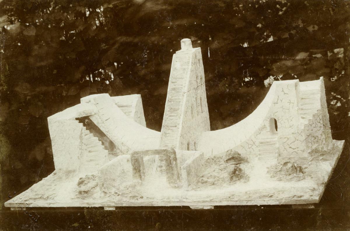 Der große Gnonom zu Dehli  (Modell für das Deutsche Museums in München, angefertigt von  Dr. Joh. Riem)