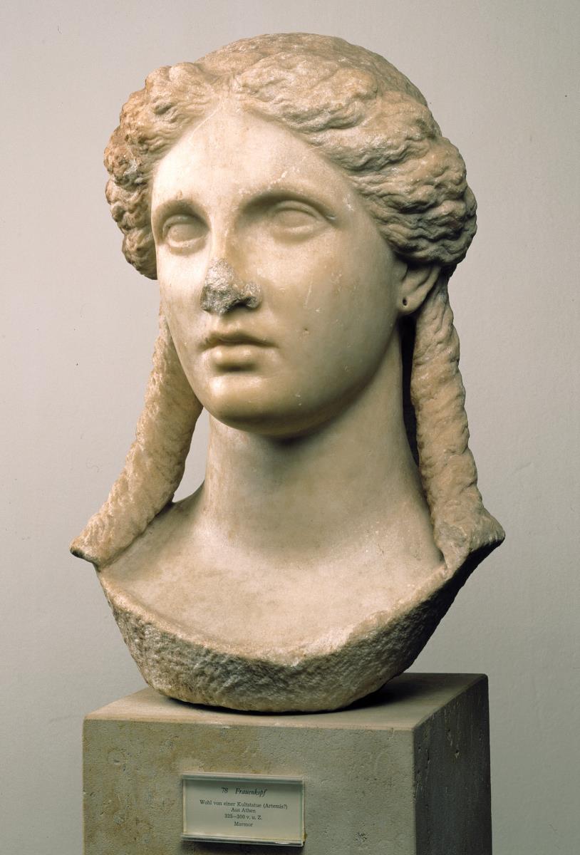 Kopf der Artemis oder des Apollon