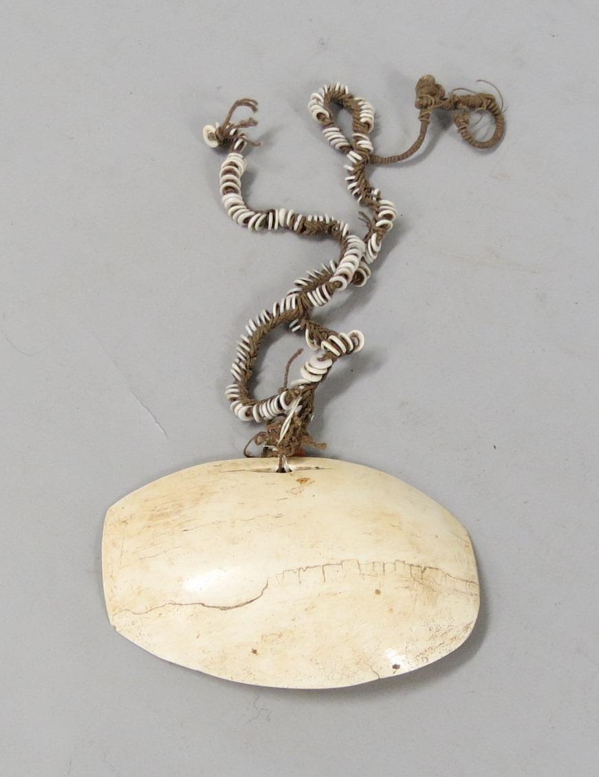 kavia (Anhänger), malimali (Halskette)