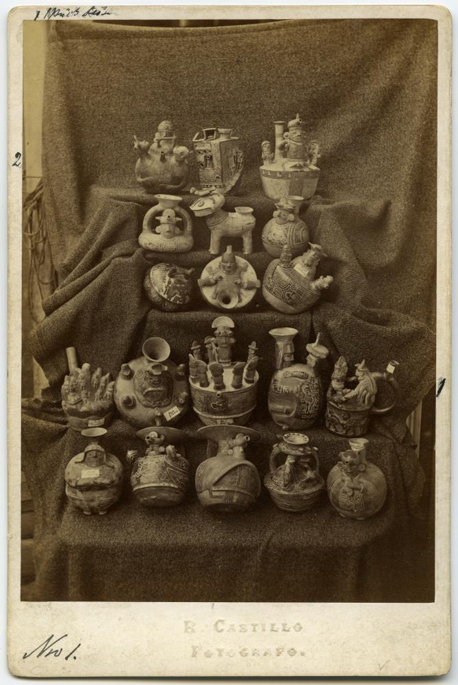 Objekte aus der Sammlung Dr. Macedo in Lima (Peru)
