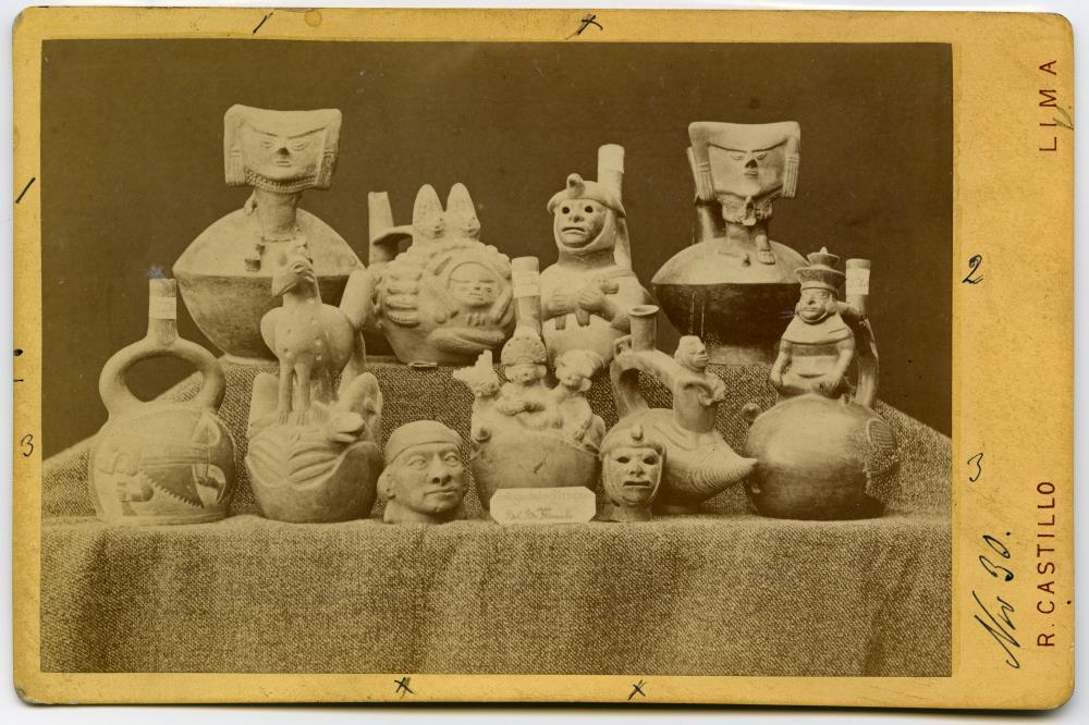 Objekte aus der Sammlung Dr. Macedo in Lima (Peru)