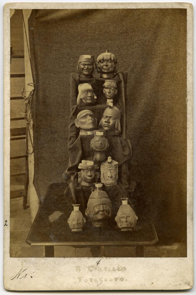 Objekte aus der Sammlung Dr. Macedo in Lima (Peru)
