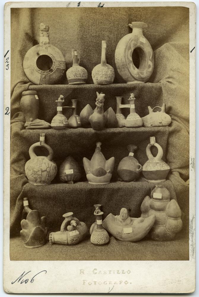 Objekte aus der Sammlung Dr. Macedo in Lima (Peru)