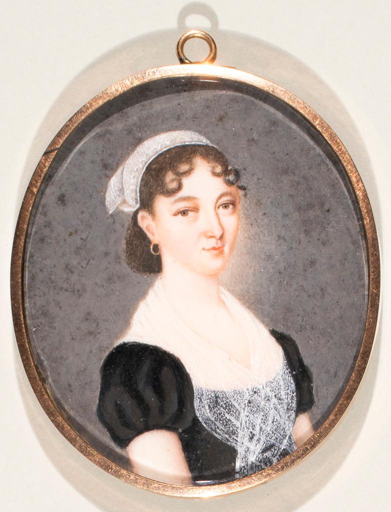 Porträt einer Frau in Kleid mit Fichu und Riegelhaube