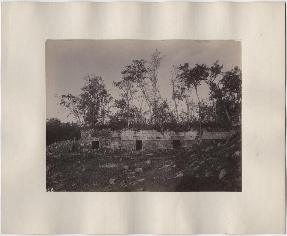 "Palastfassade.  Blick nach Westen. (Einzelheit)" ["Dienstzimmer"]