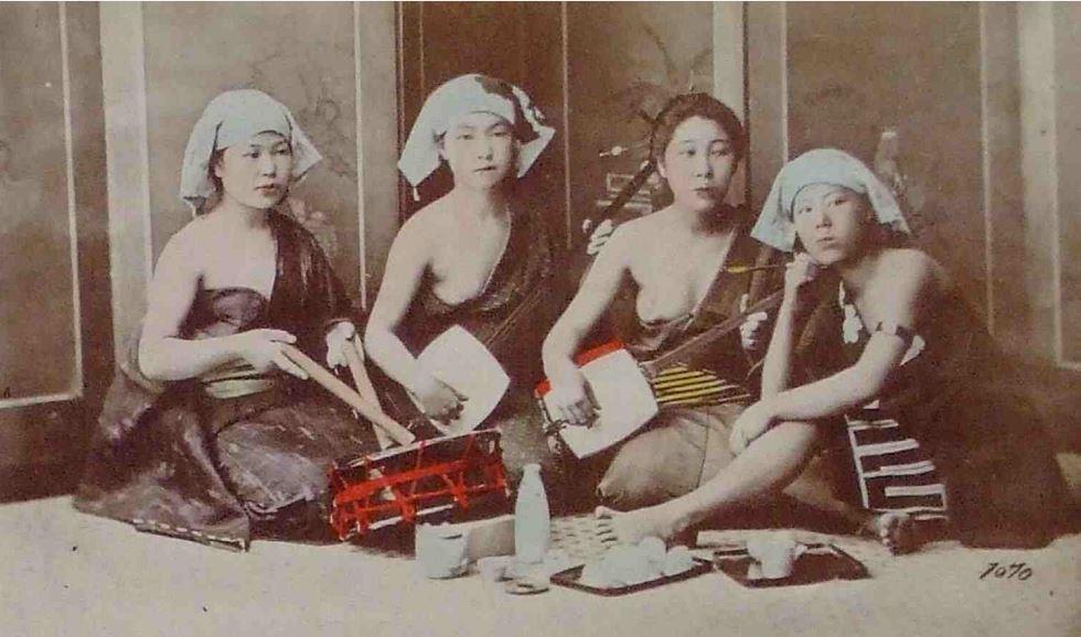 "Geishas: Musizieren" (AT)