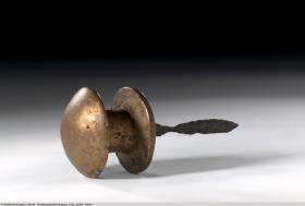 Ziernagel mit Bronzekopf