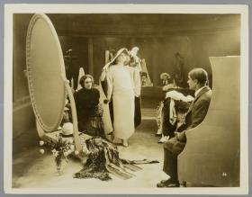 Aud Egede-Nissen (?), Lya de Putti und Alfred Abel im Film: Phantom