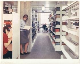 Mannesmann, Bibliothek/Archiv (im Düsseldorfer Verwaltungssitz?)