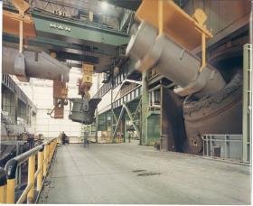 Mannesmann, Konverter im Blasstahlwerk (Linz-Donau-Verfahren)