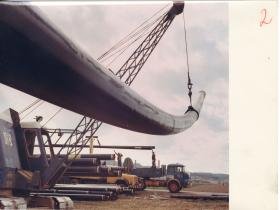 Mannesmann, Bau einer Öl-Pipeline am Rhein (der Rhein-Main-Rohrleitungstransportgesellschaft (RMR) ?