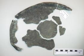 Bronzeschalenfragment