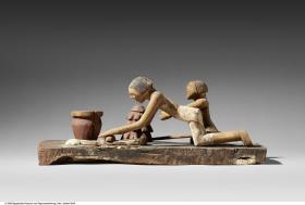 Modell einer Bäckerei mit zwei Figuren