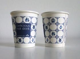 Delicious hot drinks. Selected for you. KLM.