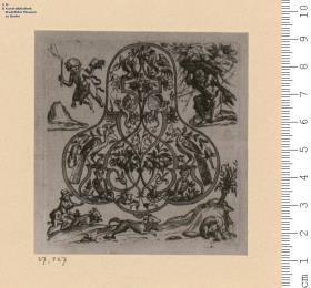 Schmuckflächen mit Grotesken für Anhänger und ein Kreuz