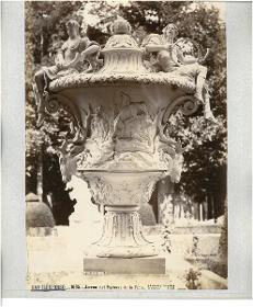 Segovia, La Granja de San Ildefonso, Park, Parterre de la Fama, Vase