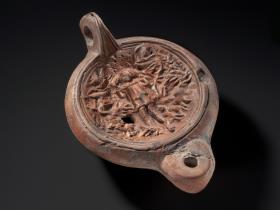 Lampe mit christlicher Symbolik