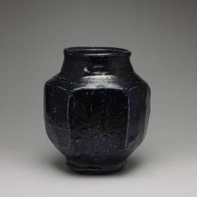 Sechseckige Vase