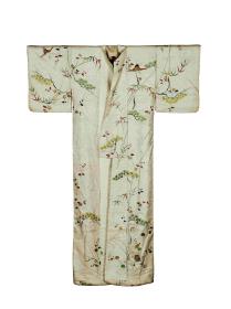 Kimono mit Glück verheißendem Dekor "Kiefer, Bambus, Pflaume, Kraniche und Schildkröten"