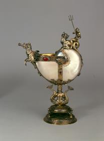 Nautilusgefäß mit Neptunsfigur
