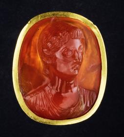 Fingerring mit Karneol - Kameo: Büste der Livia