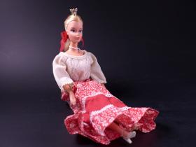 Modepuppe, blond mit Krone