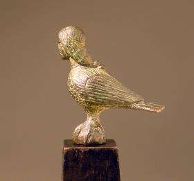 Archaische Statuette einer Sirene (Gefäßaufsatz ?)